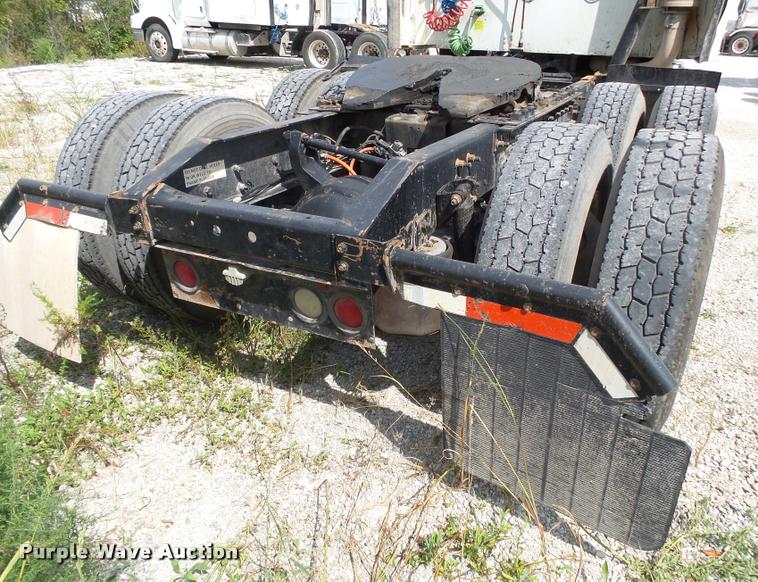 image for item K1139 2007 International 9400i semi truck