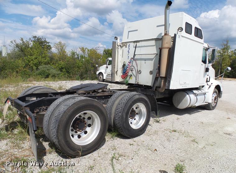 image for item K1139 2007 International 9400i semi truck