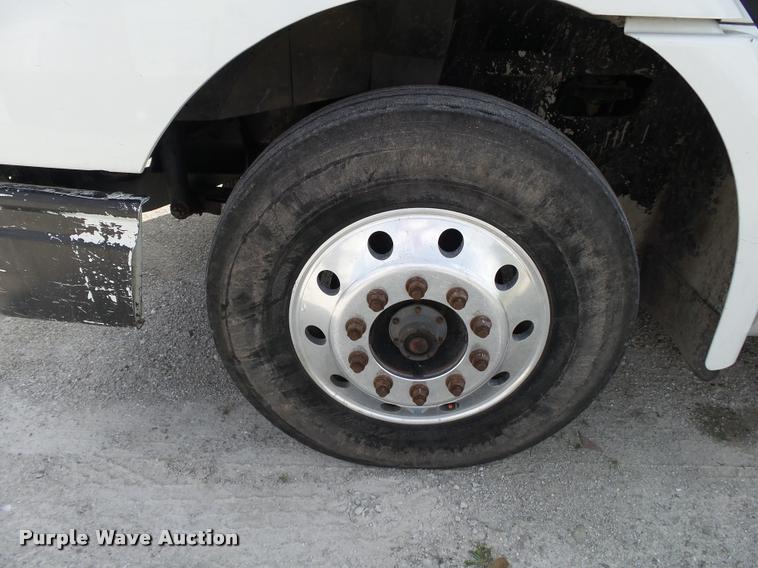 image for item K1139 2007 International 9400i semi truck