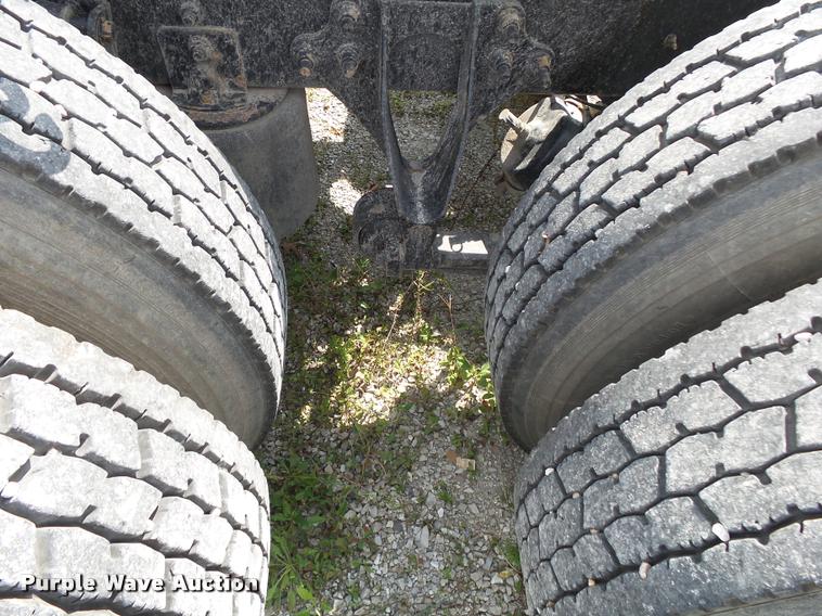 image for item K1139 2007 International 9400i semi truck