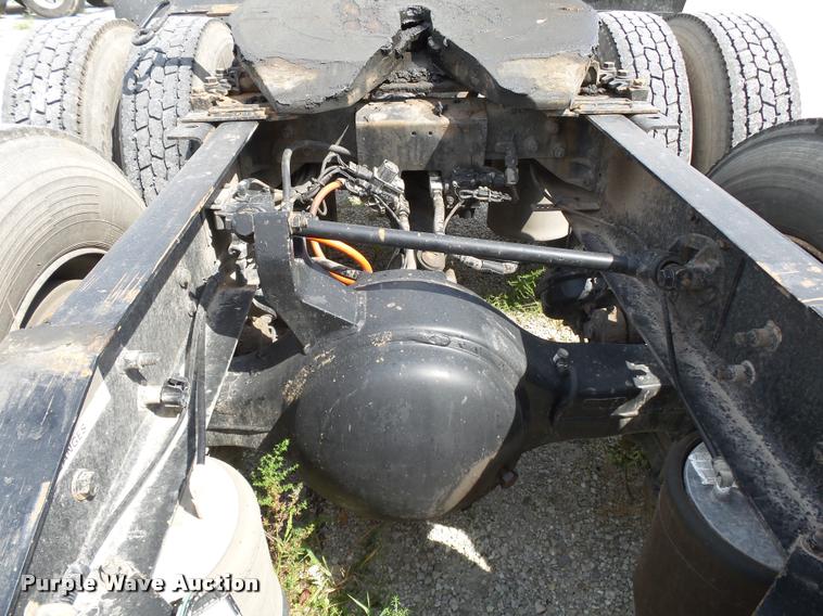 image for item K1139 2007 International 9400i semi truck