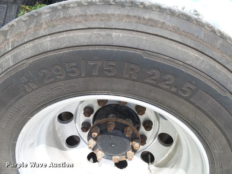 image for item K1139 2007 International 9400i semi truck