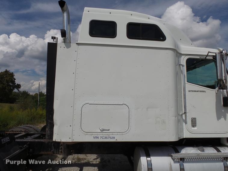 image for item K1139 2007 International 9400i semi truck