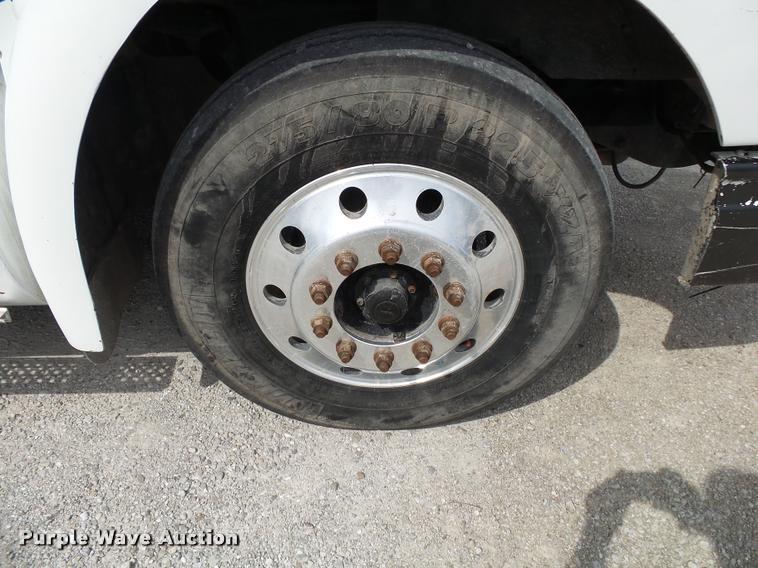 image for item K1139 2007 International 9400i semi truck