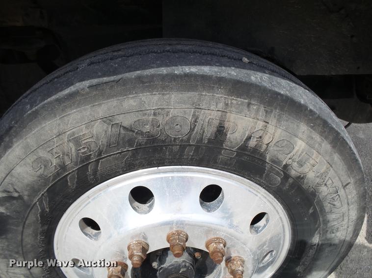 image for item K1139 2007 International 9400i semi truck