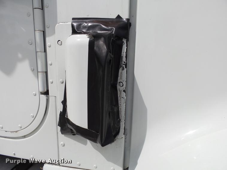 image for item K1139 2007 International 9400i semi truck