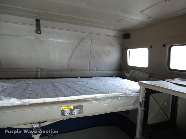 image for item K1139 2007 International 9400i semi truck