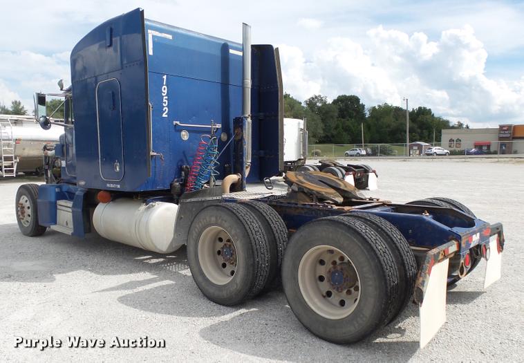 image for item K1140 1999 Peterbilt 377 semi truck