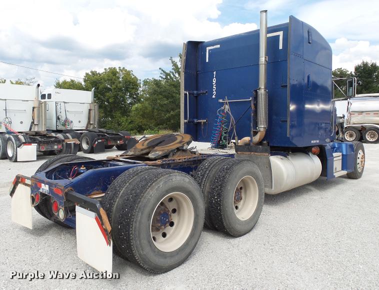 image for item K1140 1999 Peterbilt 377 semi truck