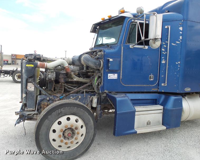image for item K1140 1999 Peterbilt 377 semi truck