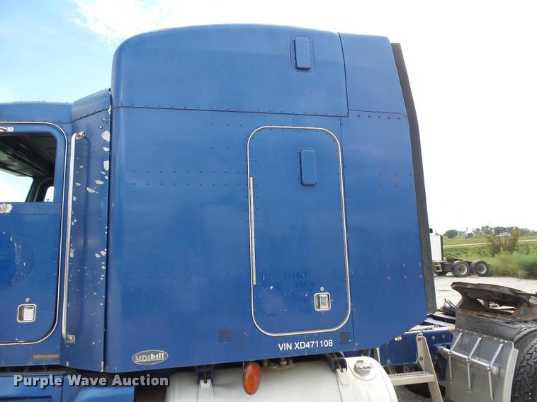 image for item K1140 1999 Peterbilt 377 semi truck
