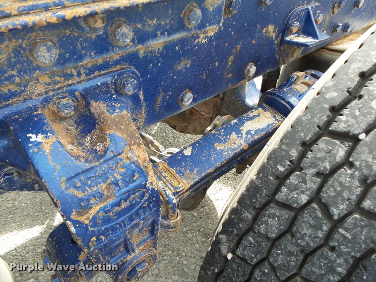 image for item K1140 1999 Peterbilt 377 semi truck