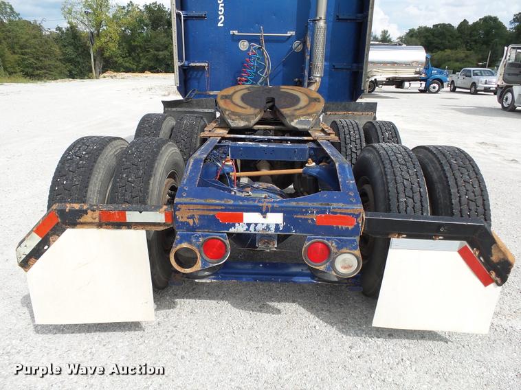 image for item K1140 1999 Peterbilt 377 semi truck