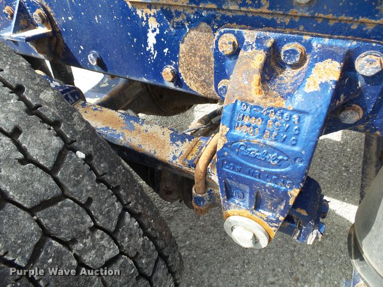 image for item K1140 1999 Peterbilt 377 semi truck