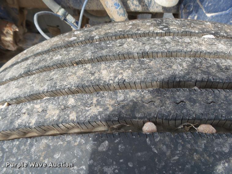 image for item K1140 1999 Peterbilt 377 semi truck