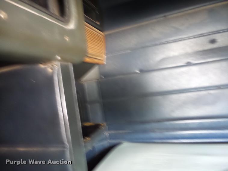 image for item K1140 1999 Peterbilt 377 semi truck