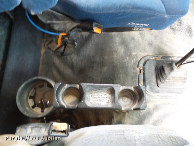 image for item K1140 1999 Peterbilt 377 semi truck