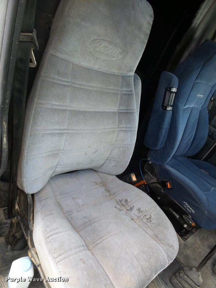 image for item K1140 1999 Peterbilt 377 semi truck