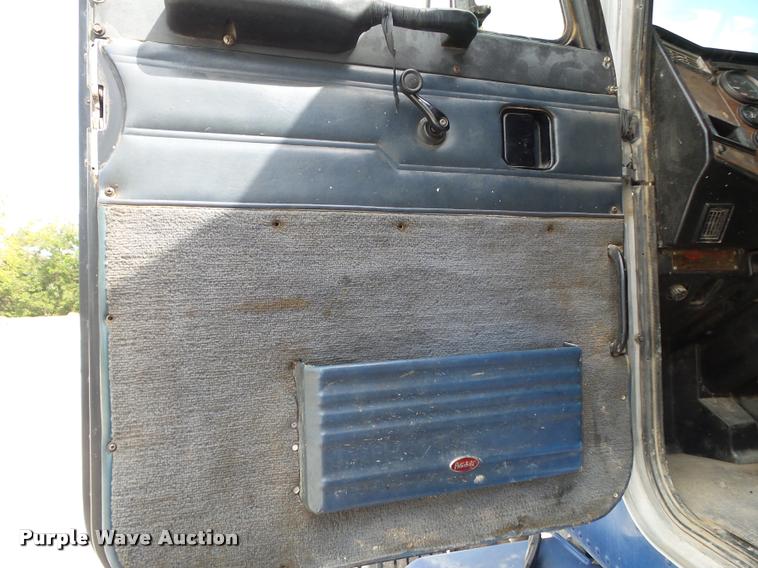 image for item K1140 1999 Peterbilt 377 semi truck