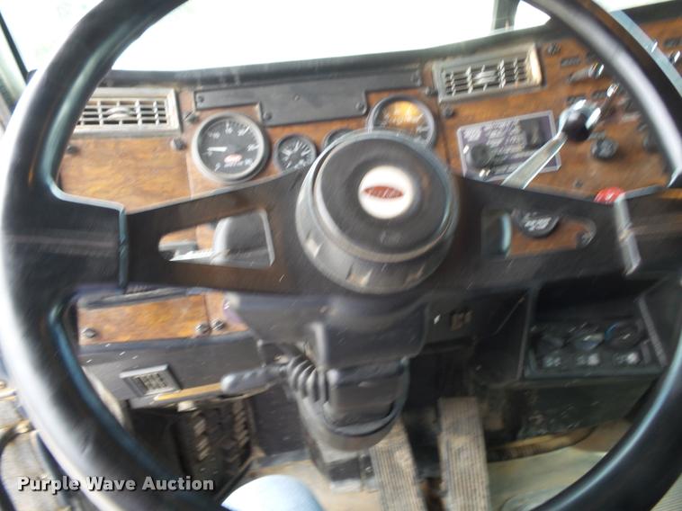 image for item K1140 1999 Peterbilt 377 semi truck