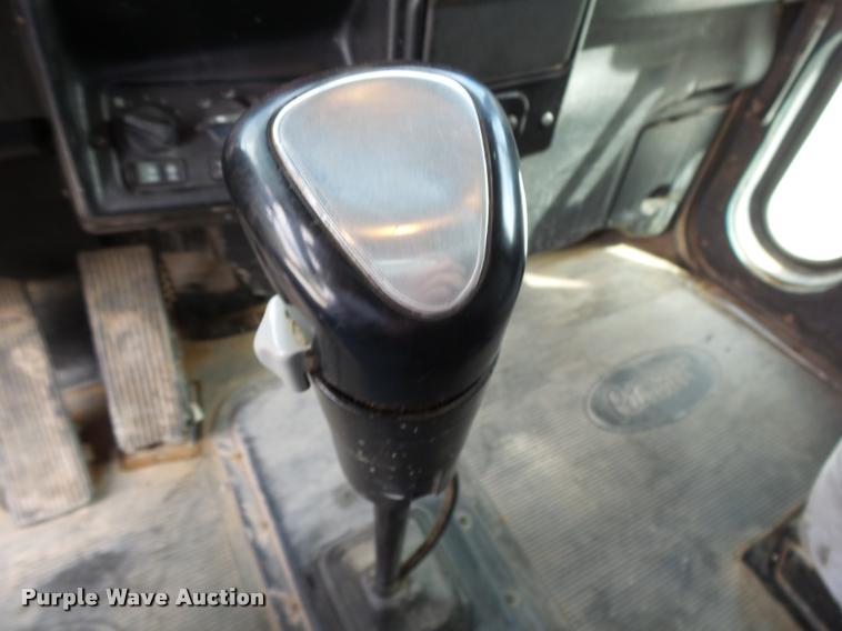 image for item K1140 1999 Peterbilt 377 semi truck