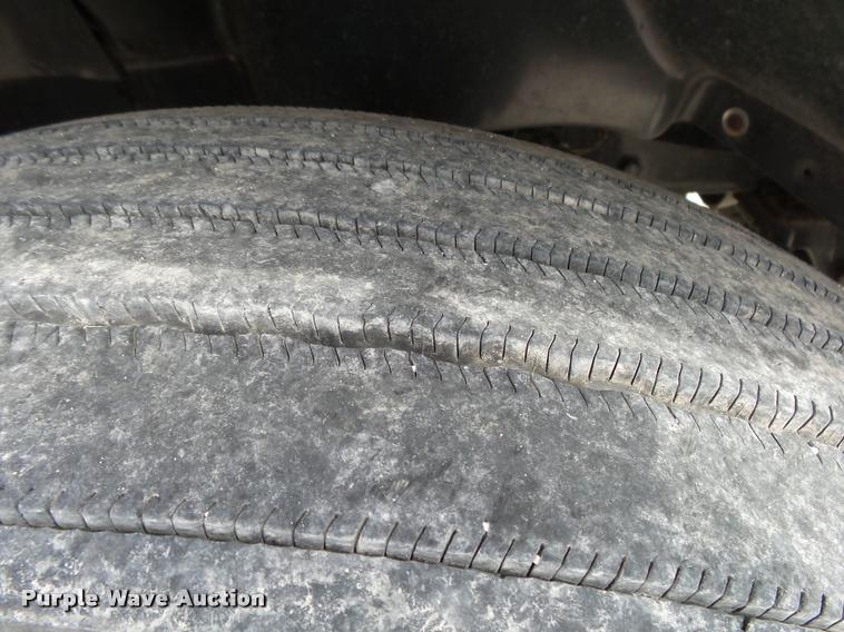 image for item K1141 2005 Freightliner Columbia semi truck