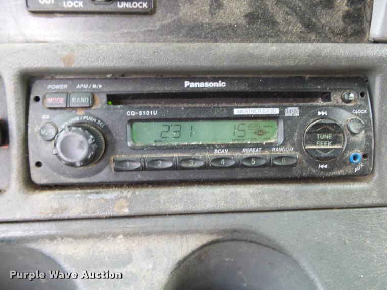 image for item K1141 2005 Freightliner Columbia semi truck