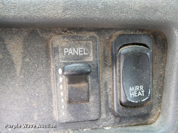 image for item K1141 2005 Freightliner Columbia semi truck