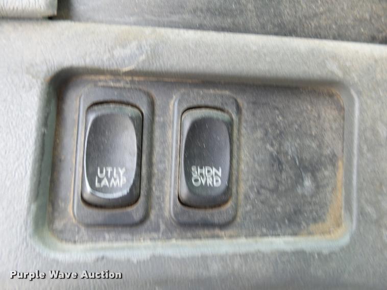 image for item K1141 2005 Freightliner Columbia semi truck