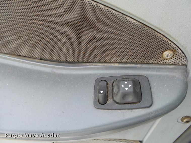 image for item K1141 2005 Freightliner Columbia semi truck