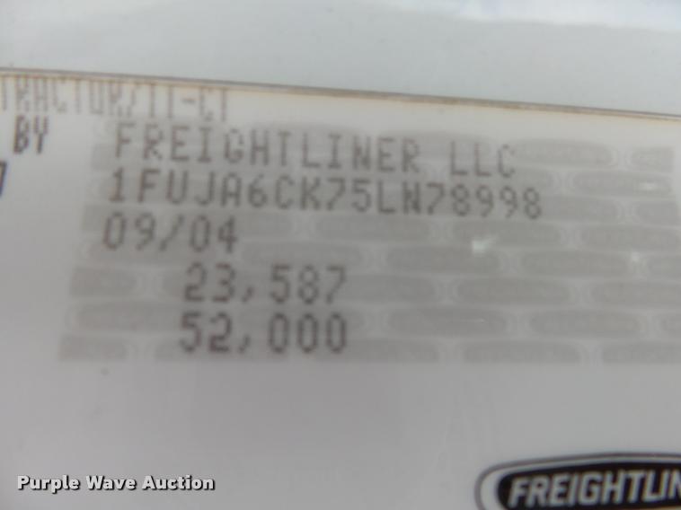 image for item K1141 2005 Freightliner Columbia semi truck