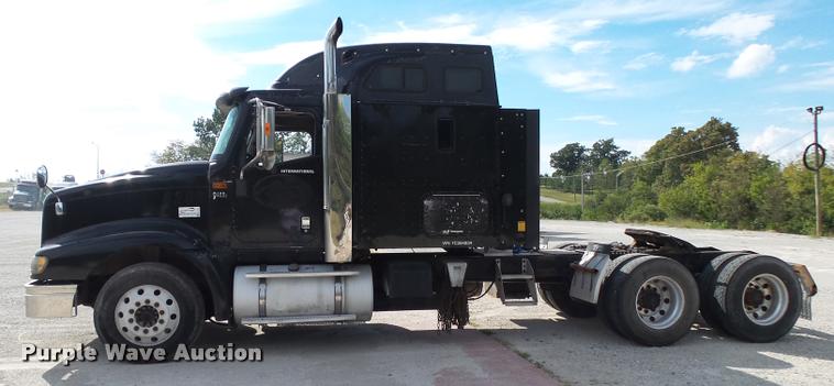 image for item K1143 2007 International 9400i semi truck