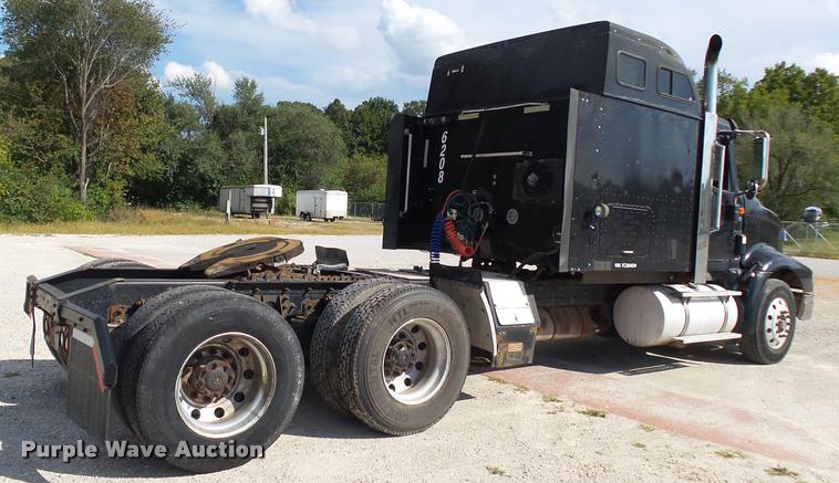 image for item K1143 2007 International 9400i semi truck