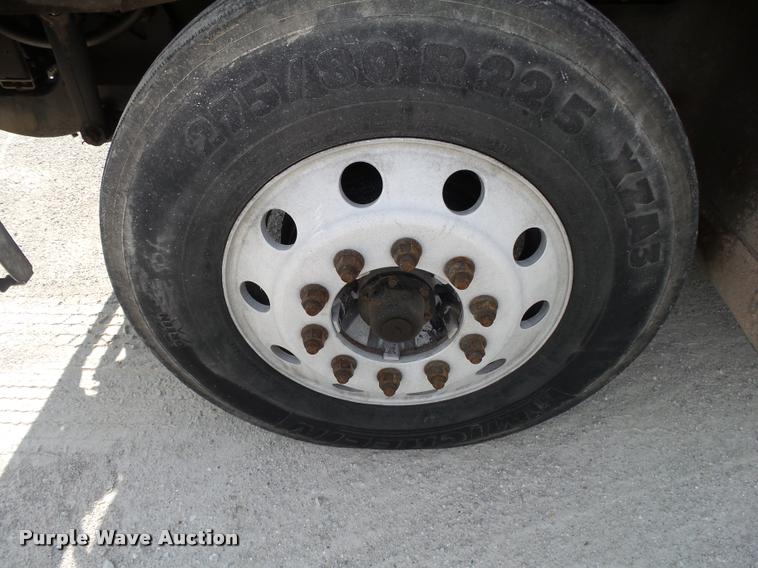 image for item K1143 2007 International 9400i semi truck