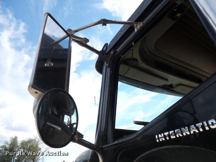 image for item K1143 2007 International 9400i semi truck