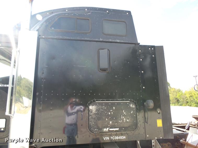 image for item K1143 2007 International 9400i semi truck