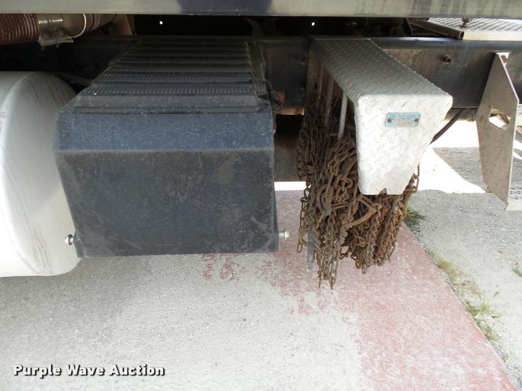 image for item K1143 2007 International 9400i semi truck