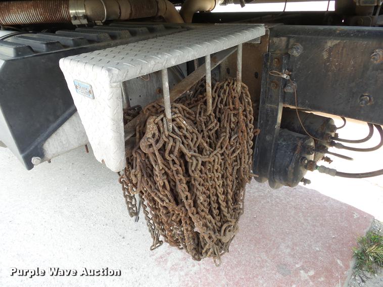 image for item K1143 2007 International 9400i semi truck