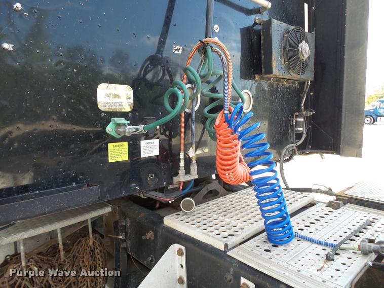 image for item K1143 2007 International 9400i semi truck