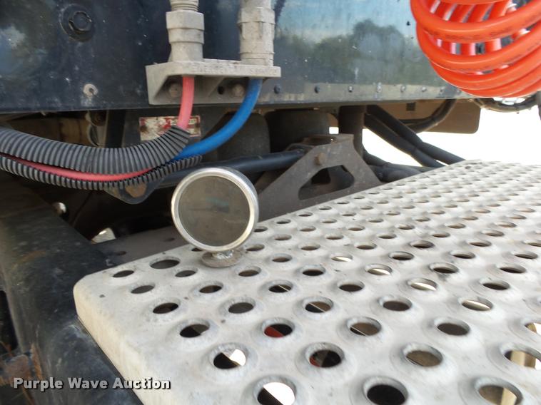 image for item K1143 2007 International 9400i semi truck