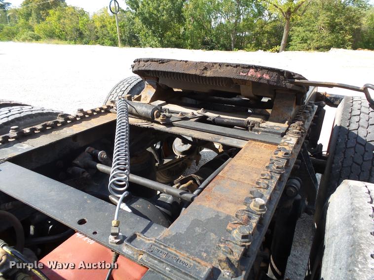 image for item K1143 2007 International 9400i semi truck