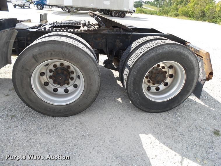 image for item K1143 2007 International 9400i semi truck