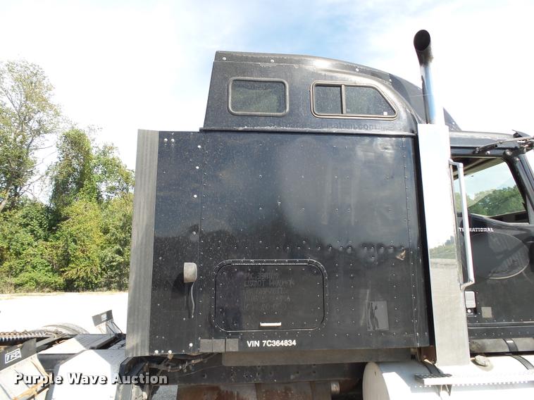 image for item K1143 2007 International 9400i semi truck