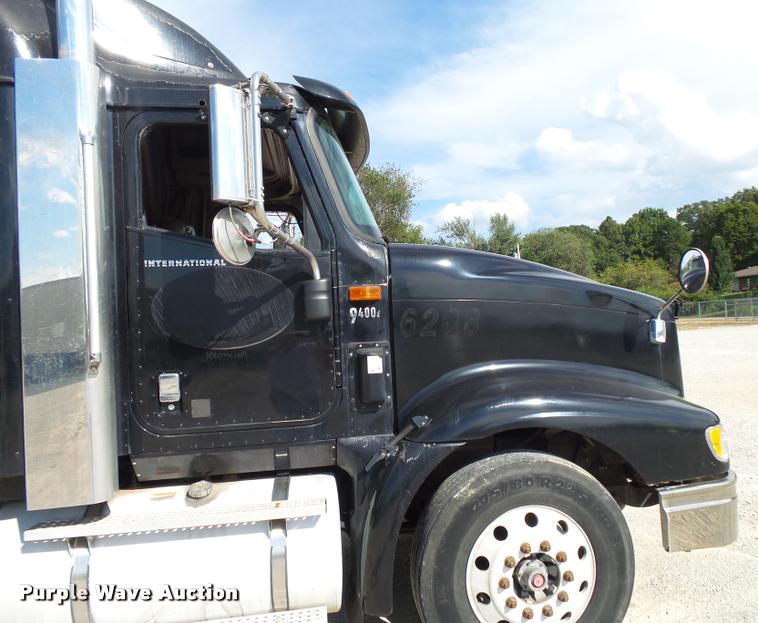 image for item K1143 2007 International 9400i semi truck