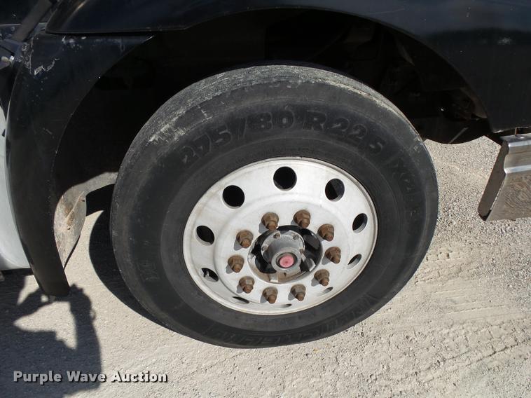 image for item K1143 2007 International 9400i semi truck