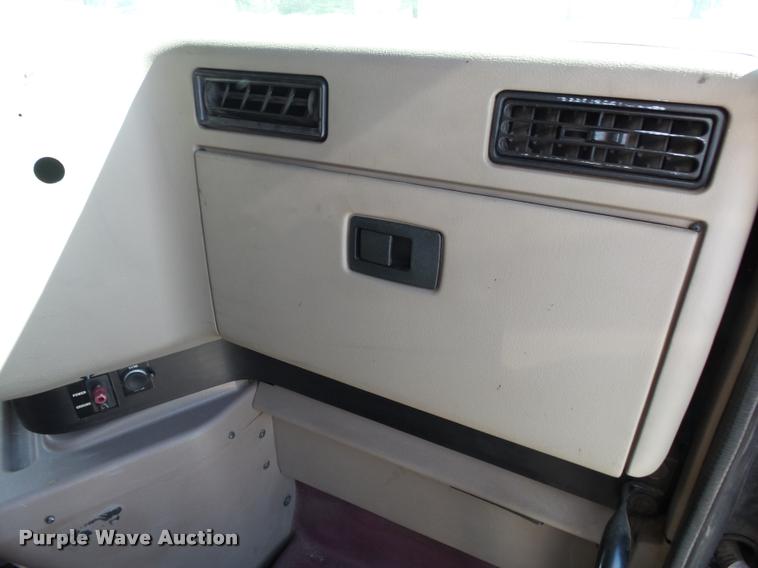 image for item K1143 2007 International 9400i semi truck