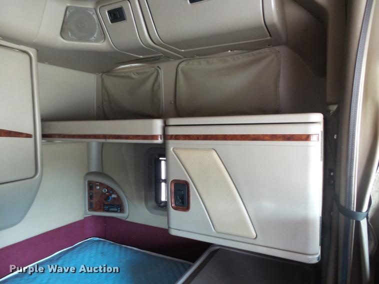 image for item K1143 2007 International 9400i semi truck