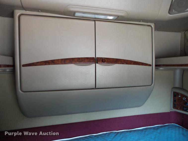 image for item K1143 2007 International 9400i semi truck