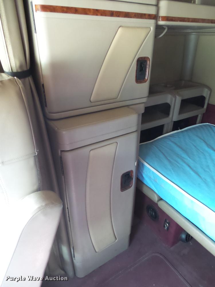 image for item K1143 2007 International 9400i semi truck