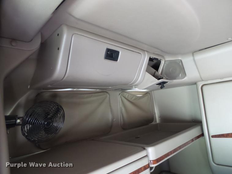 image for item K1143 2007 International 9400i semi truck